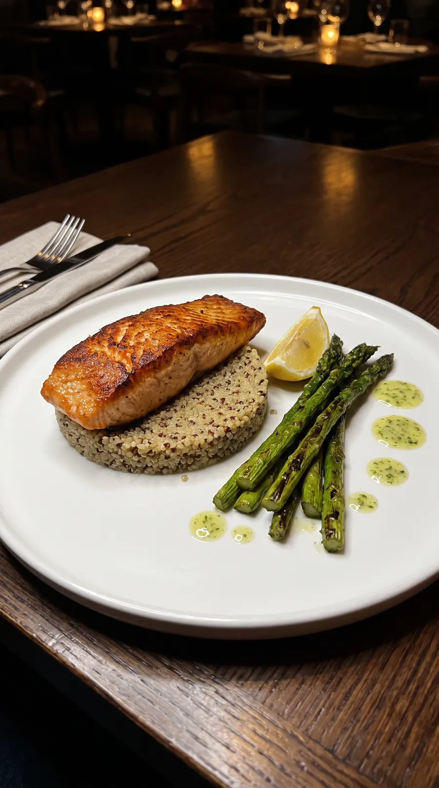 nodiet.ai camera recognizing dinner ingredients: salmon, quinoa and asparagus